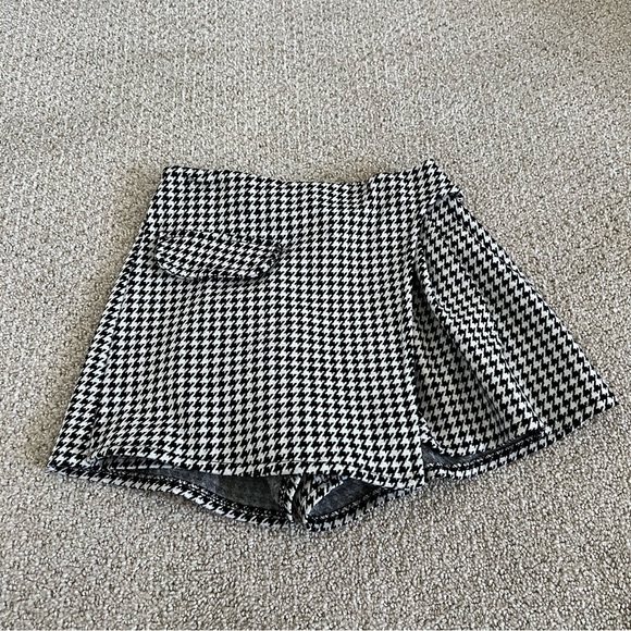 SOLD Zara Girls size 9 Houndstooth Skort - Picture 1 of 4